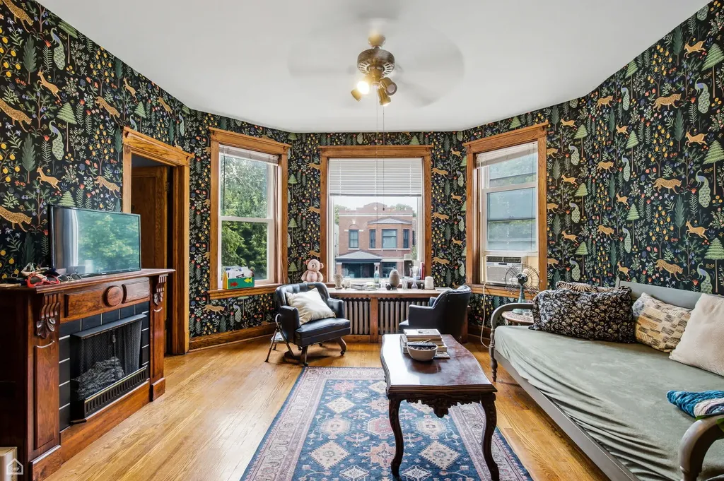2211 West Cortez Street Chicago IL 60622