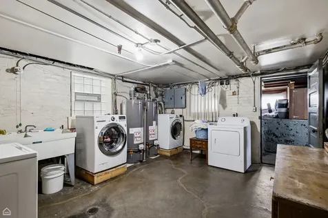 2211 West Cortez Street Chicago IL 60622