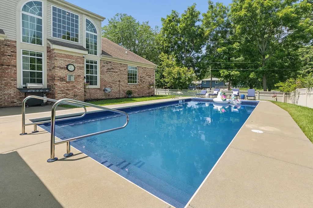 601 East 4th Avenue New Lenox IL 60451