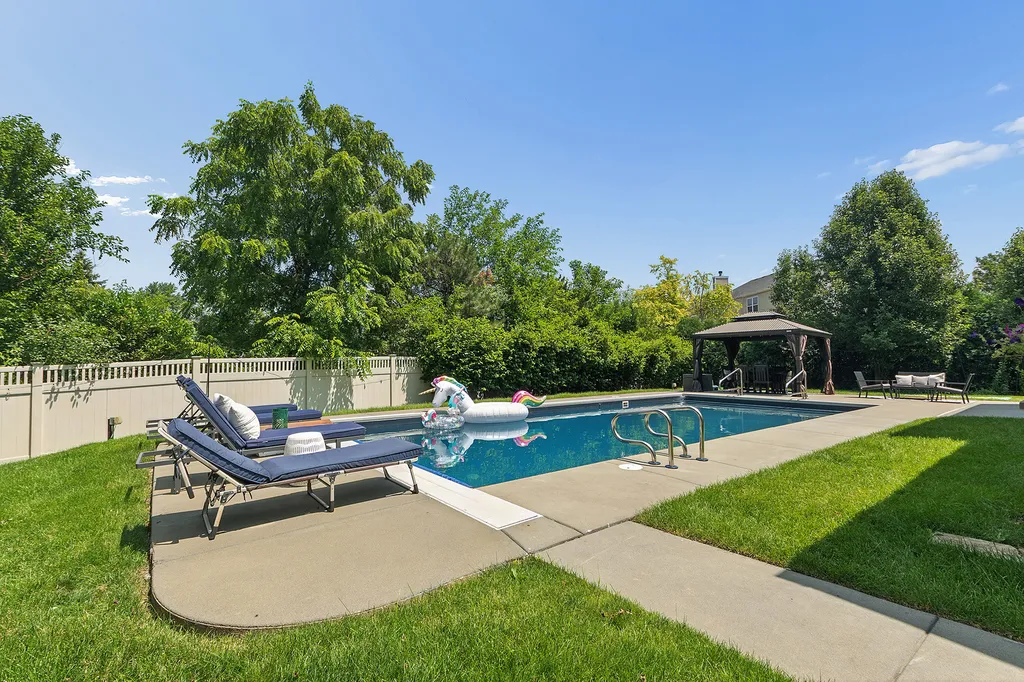 601 East 4th Avenue New Lenox IL 60451