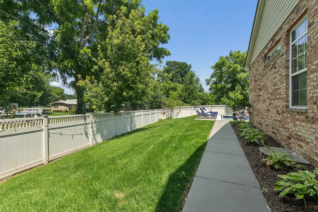 601 East 4th Avenue New Lenox IL 60451