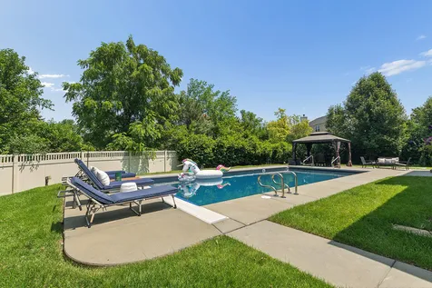 601 East 4th Avenue New Lenox IL 60451