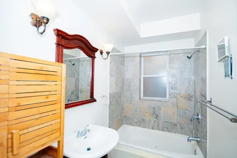 1348.5 West Estes Avenue Chicago IL 60626