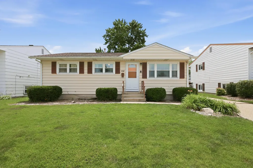 356 38TH Avenue East Moline IL 61244