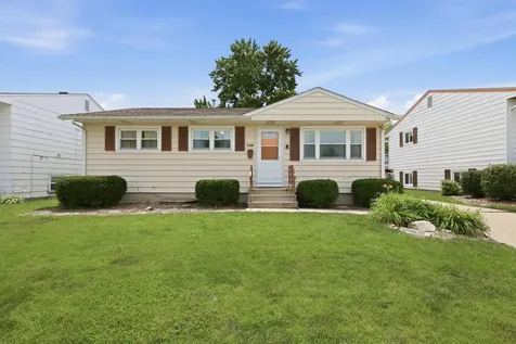 356 38TH Avenue East Moline IL 61244
