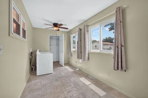 356 38TH Avenue East Moline IL 61244