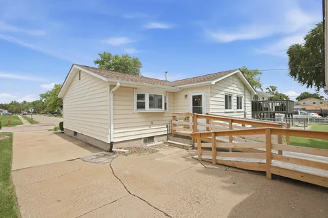 356 38TH Avenue East Moline IL 61244