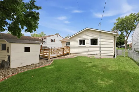356 38TH Avenue East Moline IL 61244