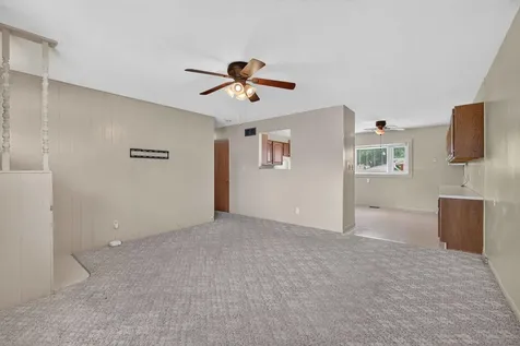 356 38TH Avenue East Moline IL 61244