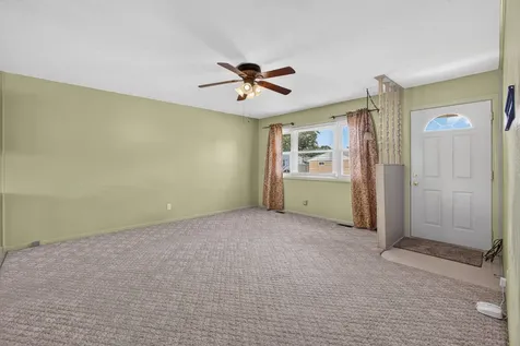 356 38TH Avenue East Moline IL 61244