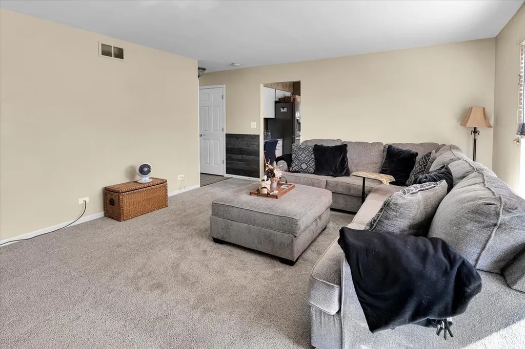150 North Kingsway Drive Aurora IL 60506