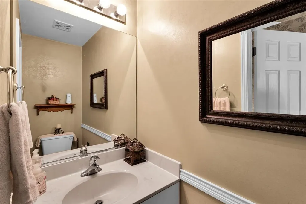 150 North Kingsway Drive Aurora IL 60506