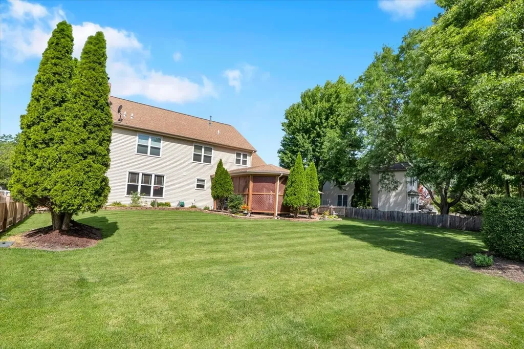 150 North Kingsway Drive Aurora IL 60506