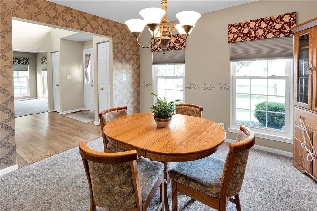 150 North Kingsway Drive Aurora IL 60506