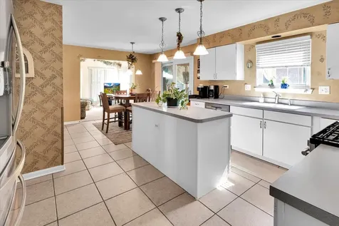 150 North Kingsway Drive Aurora IL 60506