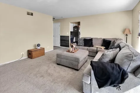 150 North Kingsway Drive Aurora IL 60506