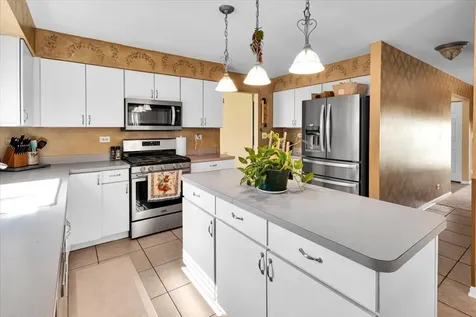 150 North Kingsway Drive Aurora IL 60506