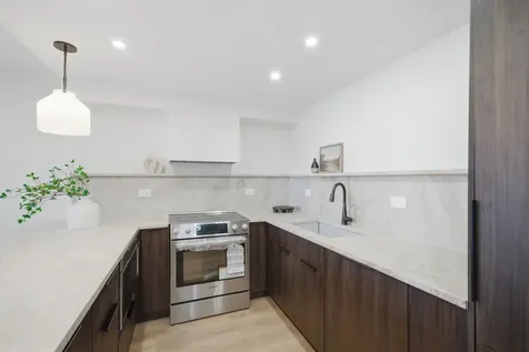1560 North Sandburg Terrace Chicago IL 60610