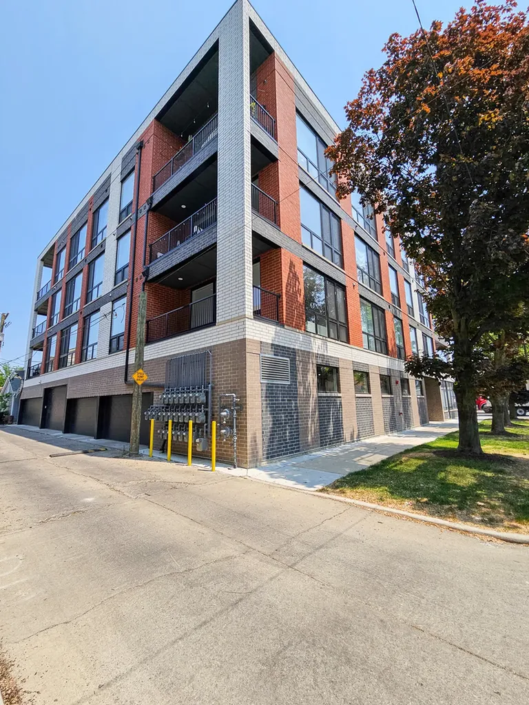 2402 West Carmen Avenue Chicago IL 60625