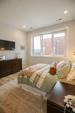 2402 West Carmen Avenue Chicago IL 60625