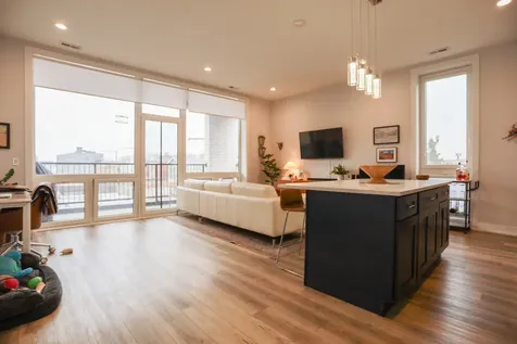 2402 West Carmen Avenue Chicago IL 60625