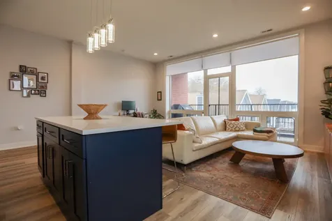 2402 West Carmen Avenue Chicago IL 60625