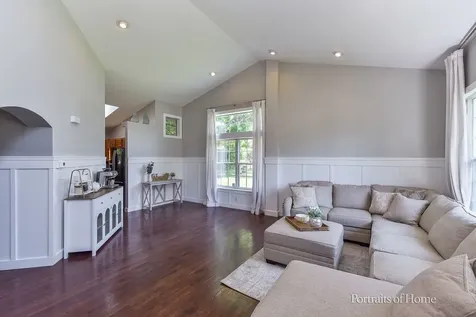 606 Berkshire Court Oswego IL 60543