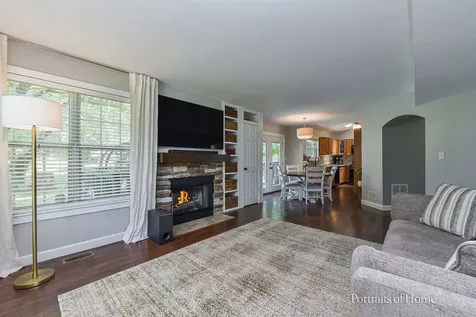 606 Berkshire Court Oswego IL 60543