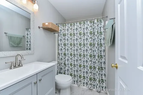606 Berkshire Court Oswego IL 60543