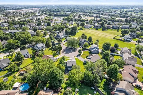 606 Berkshire Court Oswego IL 60543
