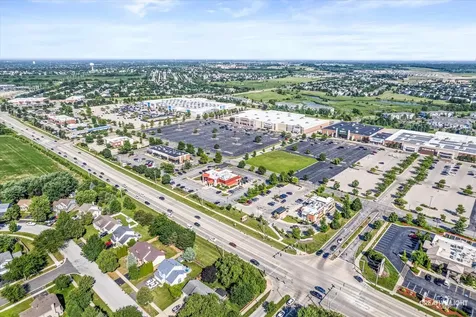 606 Berkshire Court Oswego IL 60543