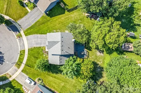 606 Berkshire Court Oswego IL 60543