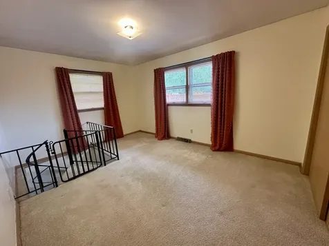 305 North Timothy Lane Mchenry IL 60050