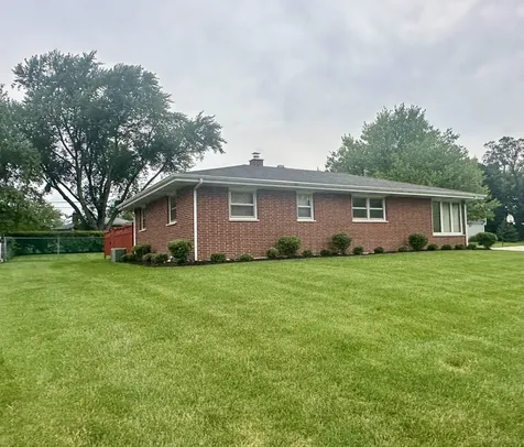 305 North Timothy Lane Mchenry IL 60050