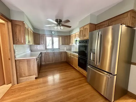 305 North Timothy Lane Mchenry IL 60050