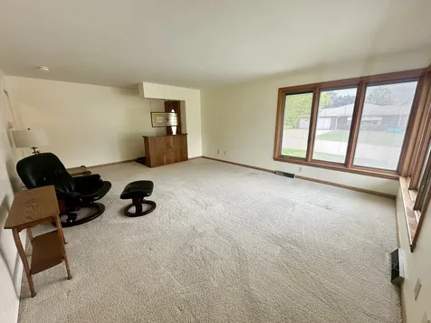 305 North Timothy Lane Mchenry IL 60050
