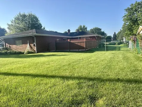 305 North Timothy Lane Mchenry IL 60050