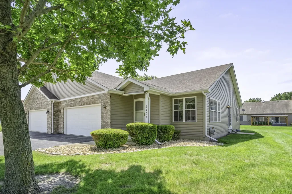 345B Warren Street Somonauk IL 60552