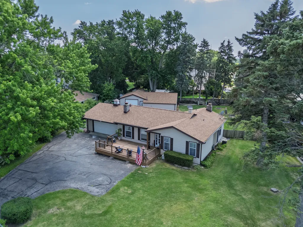 4437 Richmond Road Ringwood IL 60072