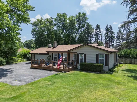 4437 Richmond Road Ringwood IL 60072