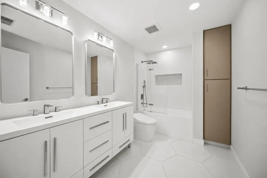 17 North Loomis Street Chicago IL 60607