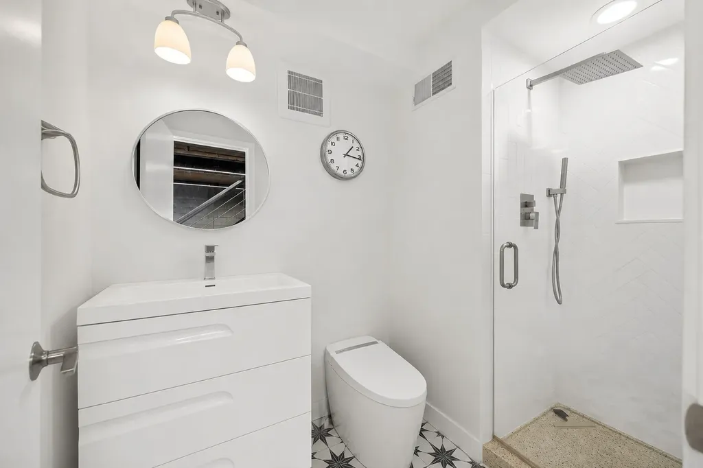 17 North Loomis Street Chicago IL 60607
