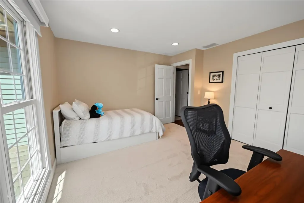 596 Harlowe Lane Naperville IL 60565