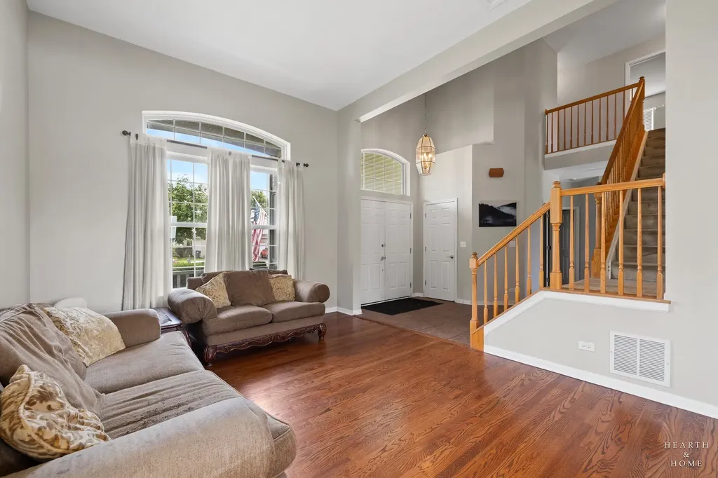 521 Winslow Way Lake In The Hills IL 60156