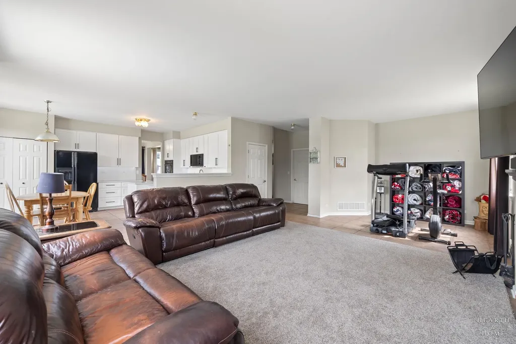 521 Winslow Way Lake In The Hills IL 60156