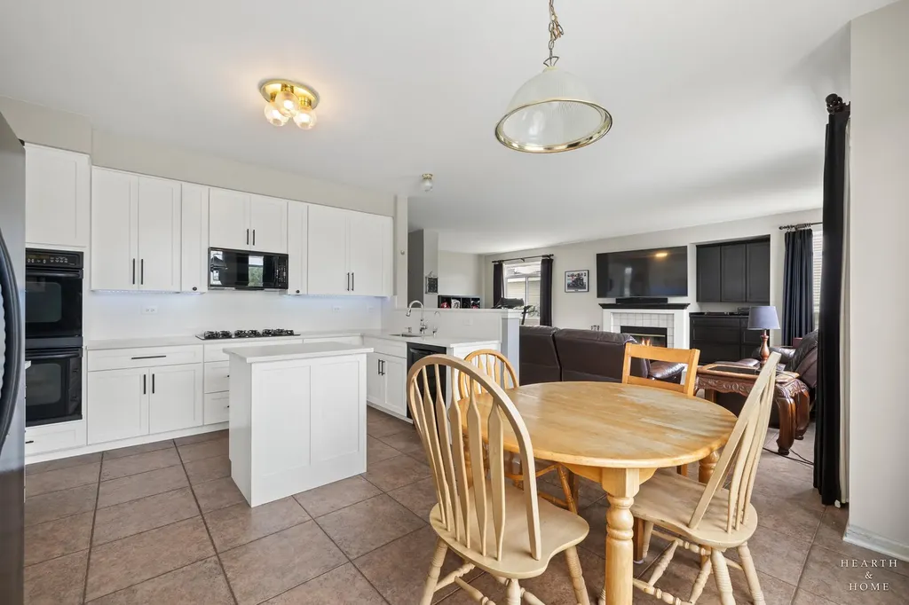 521 Winslow Way Lake In The Hills IL 60156