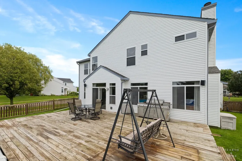 521 Winslow Way Lake In The Hills IL 60156