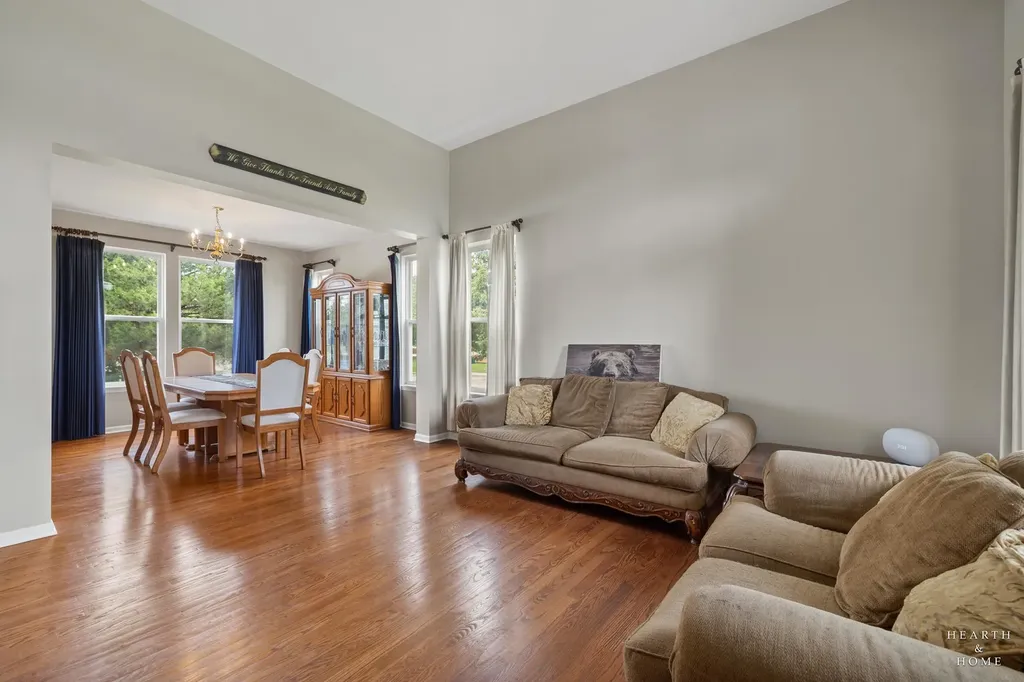 521 Winslow Way Lake In The Hills IL 60156