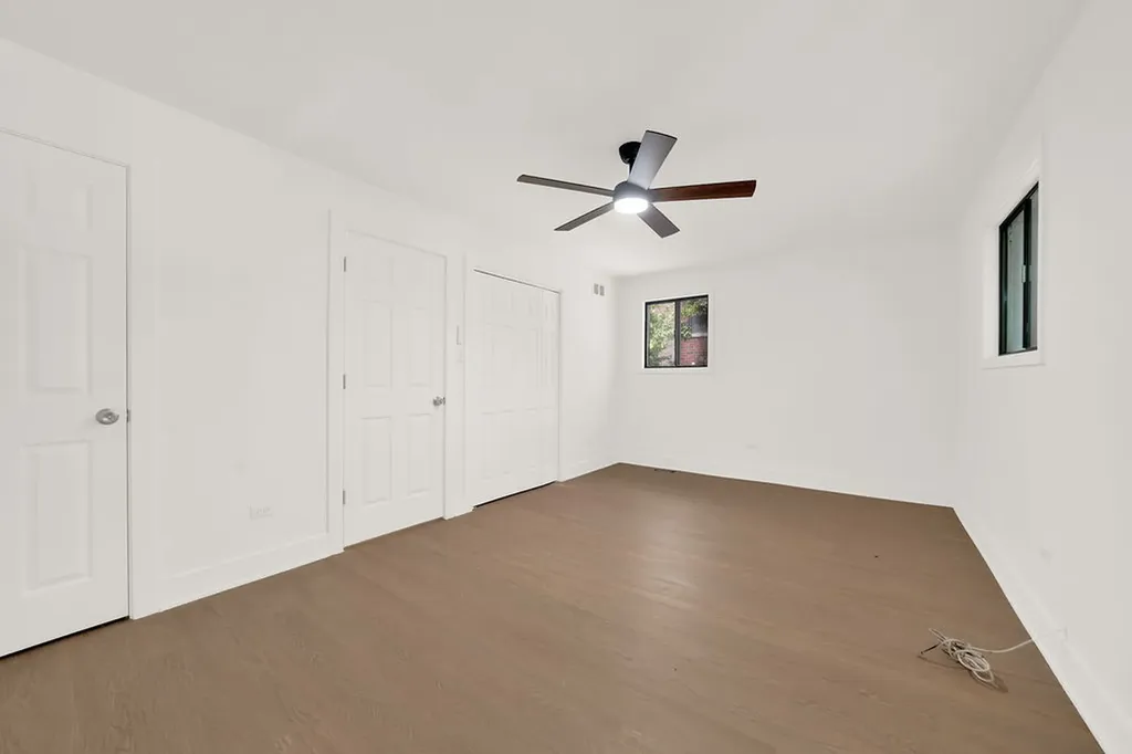 9117 South Brandon Avenue Chicago IL 60617