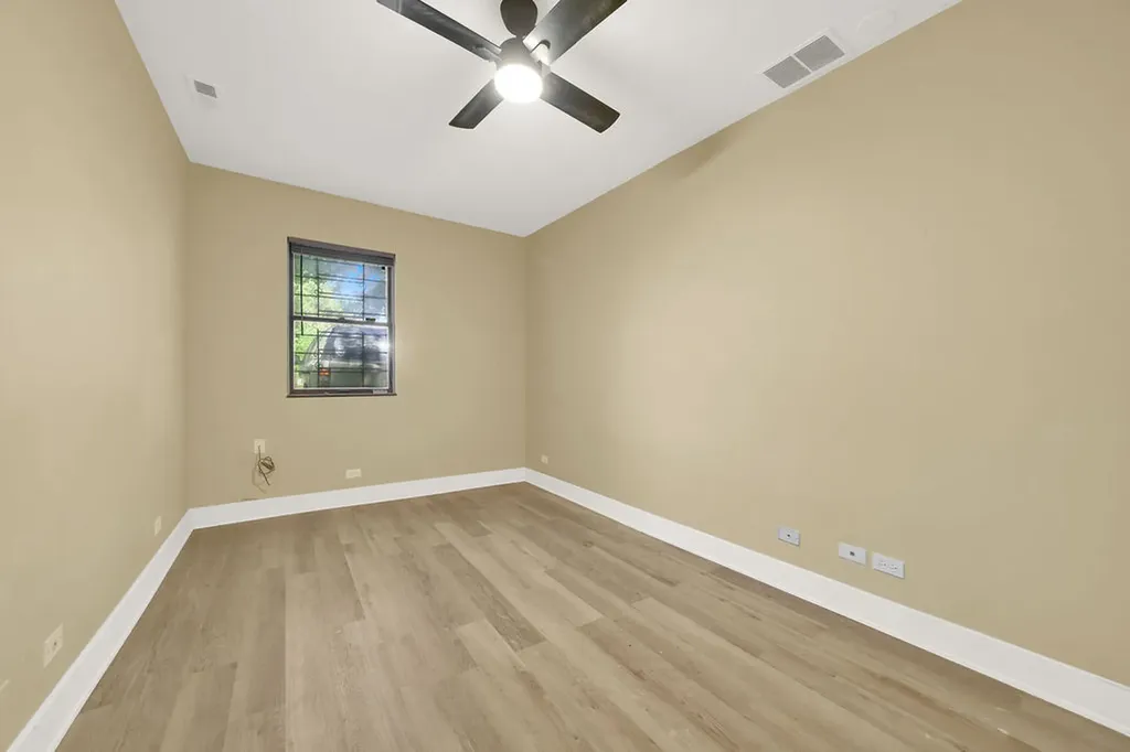 9117 South Brandon Avenue Chicago IL 60617